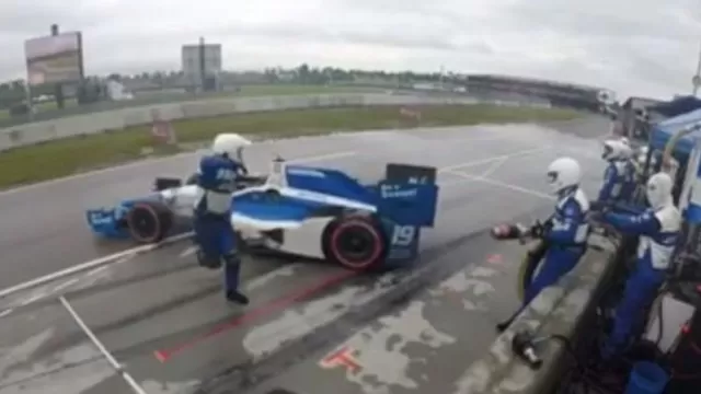 IndyCar: entró a los boxes y arrolló a su mecánico
