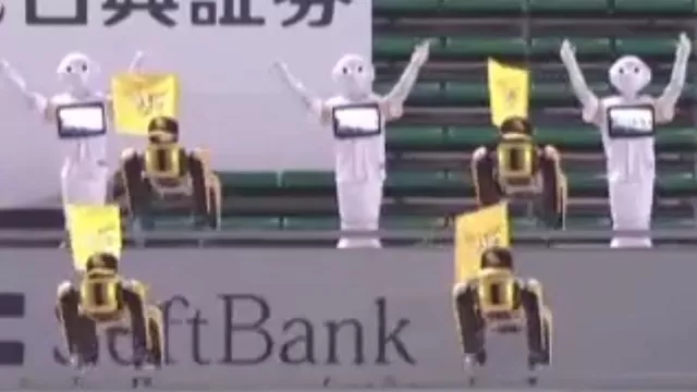 Japón: Robots reemplazan a hinchas en partidos de béisbol