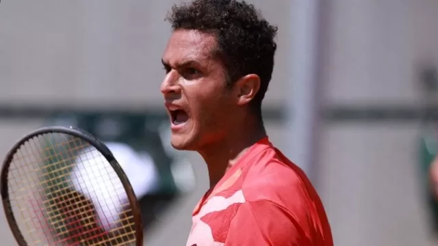 ¡Histórico! Juan Pablo Varillas enfrentará a Novak Djokovic en octavos de Roland Garros