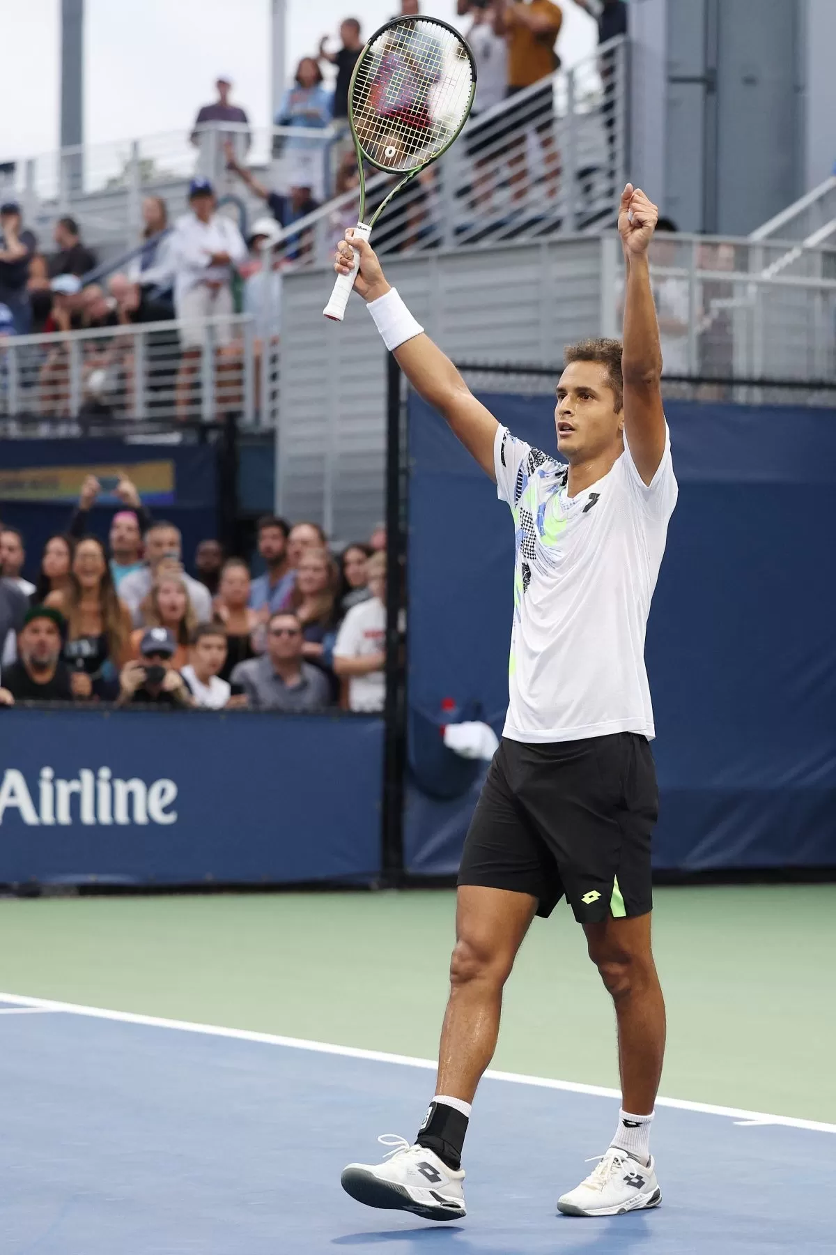 Juan Pablo Varillas debutó con triunfo en el US Open. | Foto: AFP