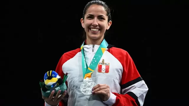 María Luisa Doig, esgrimista peruana de 32 años. | Foto: AFP/Video: América Deportes