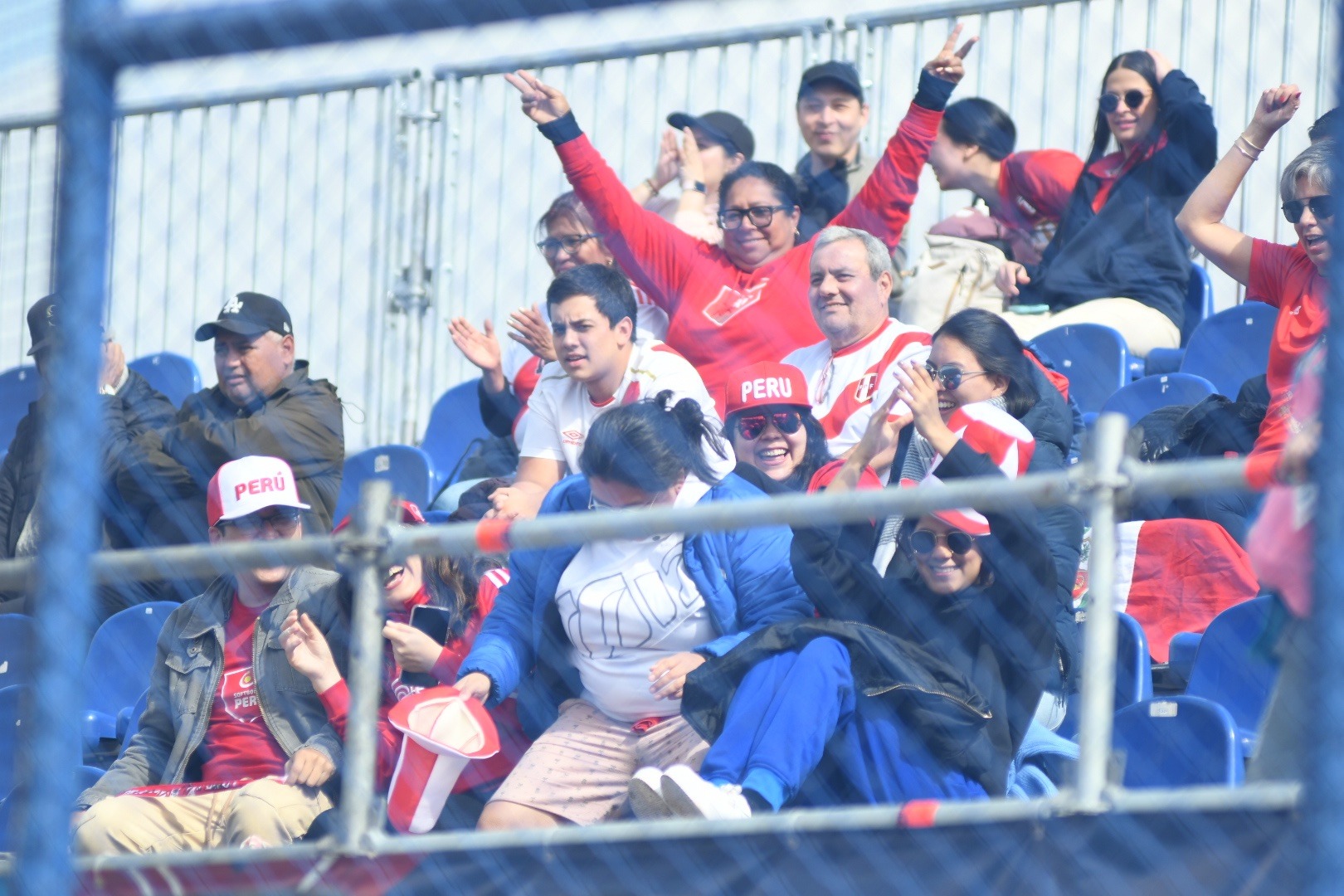 El equipo peruano tuvo el apoyo de la hinchada. | Foto: @cop_teamperu