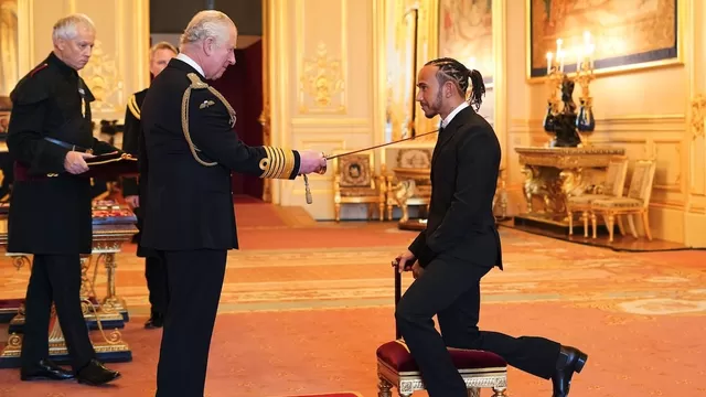 Lewis Hamilton fue nombrado caballero por el Príncipe Carlos