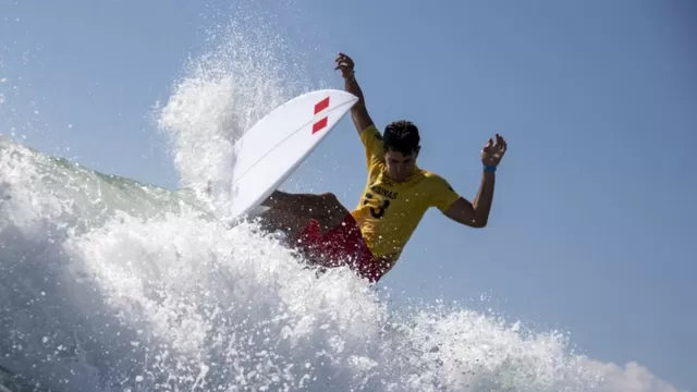 Nuestro surfista fue el peruano que avanzó más lejos en el surf olímpico. | Video: América TV/Fuente ATV