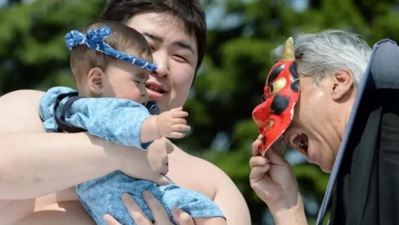 Luchadores De Sumo Hacen Llorar A Bebes Como Parte De Extrana Tradicion America Deportes