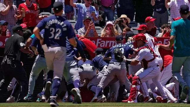 MLB: Brutal batalla campal entre Mariners y Angels en el béisbol de Estados Unidos