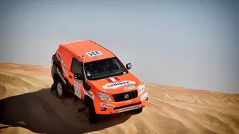 'Mono' Orlandini trepa posiciones en el Abu Dhabi Desert Challenge 