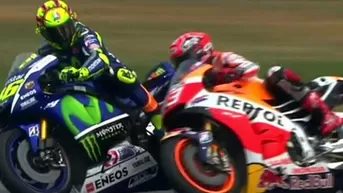 MotoGP: Valentino Rossi tiró con una patada a Marc Márquez en Malasia 