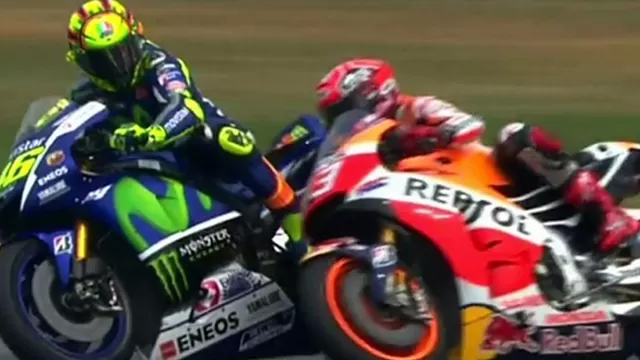MotoGP: Valentino Rossi tiró con una patada a Marc Márquez en Malasia 