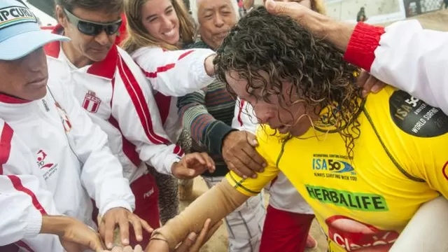 Mundial de Surf: Analí Gómez y Joaquín del Castillo van hacia el oro