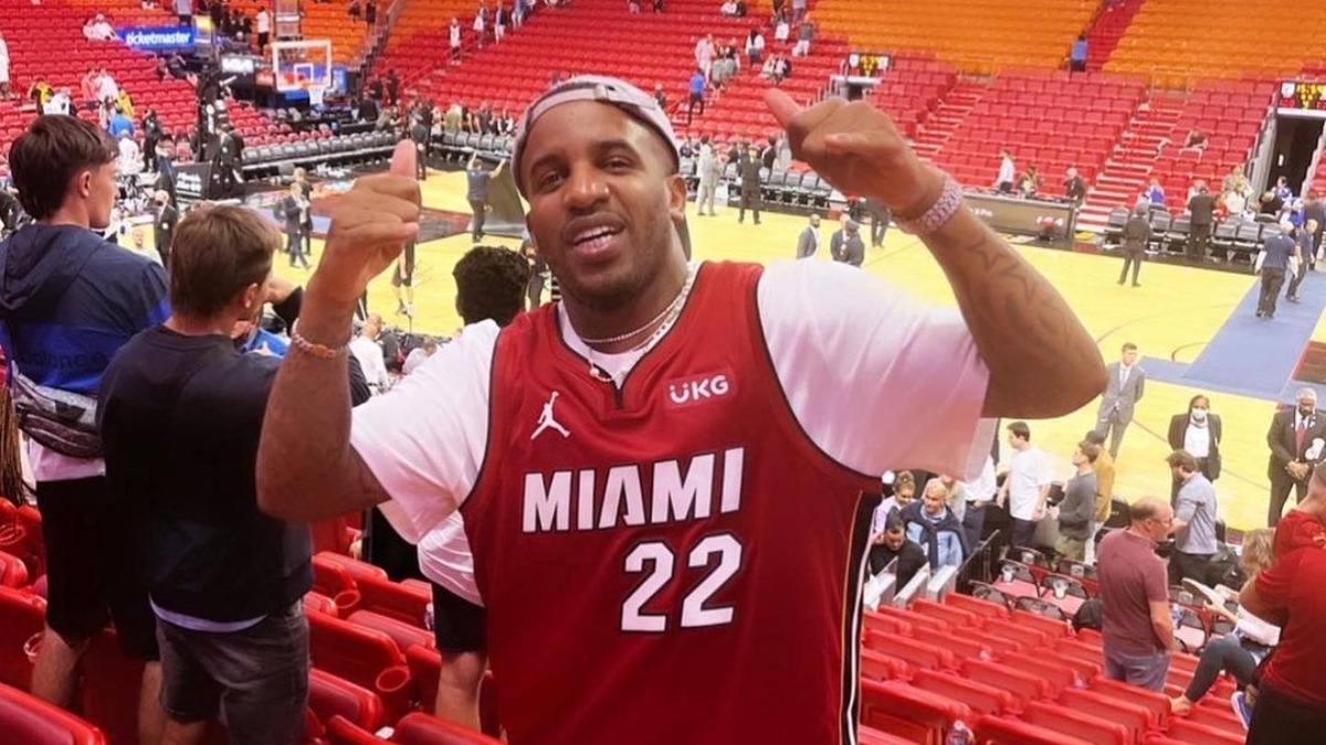 Disfrutó de la NBA: Jefferson Farfán apoyó a Miami Heat ante Denver Nuggets
