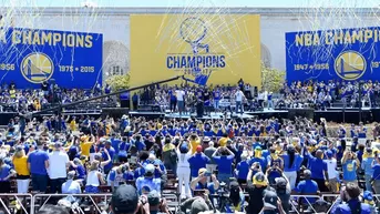 NBA: Warriors celebraron título en multitudinario desfile