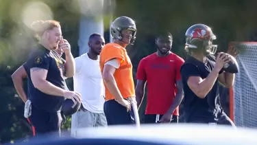 Brady y nueve jugadores entrenaron en grupo, desobedeciendo órdenes | Foto: Twitter.