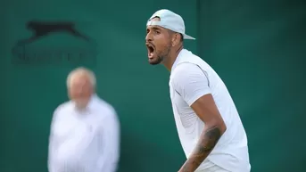 Nick Kyrgios avanzó a la segunda ronda de Wimbledon en medio de polémica con fanáticos