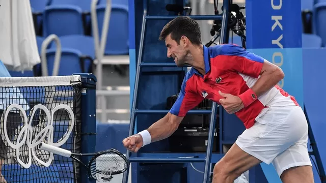 Novak Djokovic se quedó sin medalla en Tokio 2020 y destrozó su raqueta