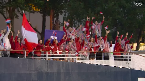 El Team Perú realizó su presentación por el río Sena en la inauguración de los Juegos Olímpicos París 2024.