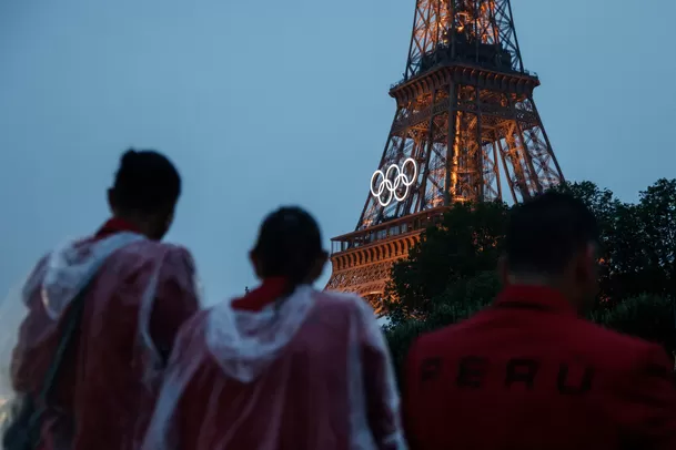 El Team Perú realizó su presentación por el río Sena en la inauguración de los Juegos Olímpicos París 2024.