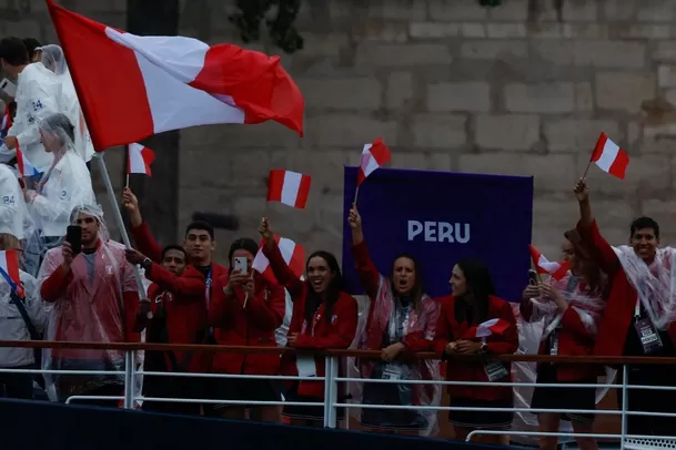 El Team Perú realizó su presentación por el río Sena en la inauguración de los Juegos Olímpicos París 2024.