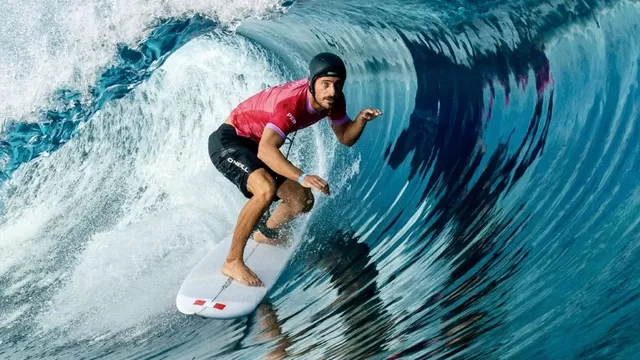 Alonso Correa se metió entre los mejores ocho en surf en los Juegos Olímpicos París 2024. | Video: América Deportes.