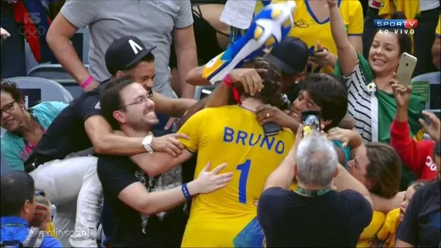 Río 2016: Brasil ganó el oro en vóley masculino y lo celebraron con Neymar-foto-3