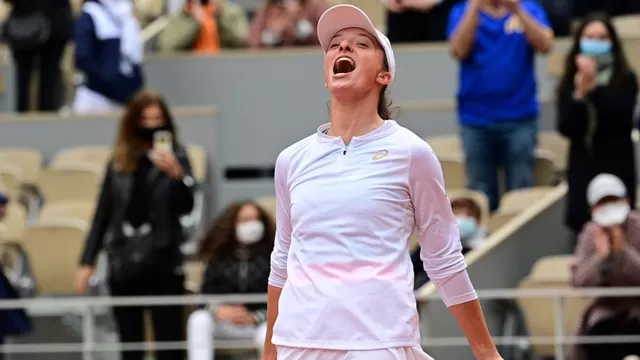 Iga Swiatek, de 19 años, logró el título de Roland Garros. | Foto: AFP/Video: @rolandgarros