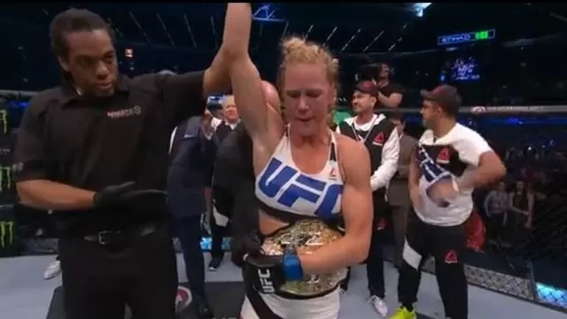 UFC: Holly Holm noqueó a Ronda Rousey y es la nueva campeona peso gallo