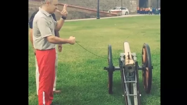 Mauro Marasciulo jalando el cañón. (Video: Instagram Raffaella Camet)