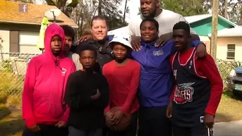 Shaquille O'Neal sorprendió al llegar a calle de Florida y jugar con niños