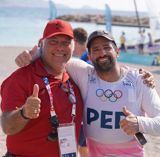 Peschiera y Boza se juntaron en Marsella para celebrar el bronce para Perú en vela. | Foto: IG.