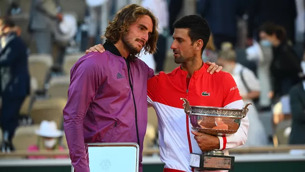 Stefanos Tsitsipas: Novak Djokovic hace pasar por idiotas a la mayoría de tenistas