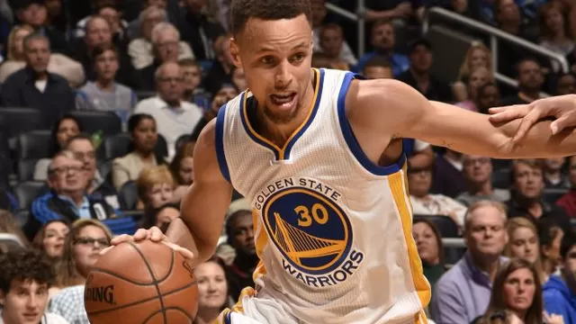 Stephen Curry continúa rompiendo marcas con los Warriors en la NBA