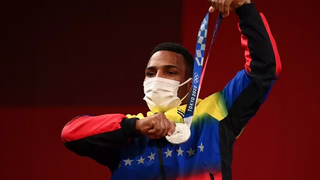 Tokio 2020: El atleta venezolano Julio Mayora dedicó su medalla olímpica a Hugo Chávez