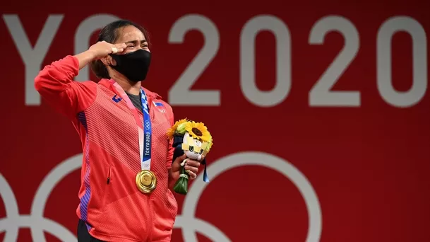 Hidilyn Díaz hizo historia para Filipinas | Foto: AFP.