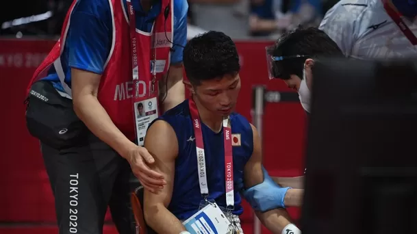 Japonés Ryomei Tanaka terminó en silla de ruedas tras ganar su pelea de boxeo | Foto: AFP.