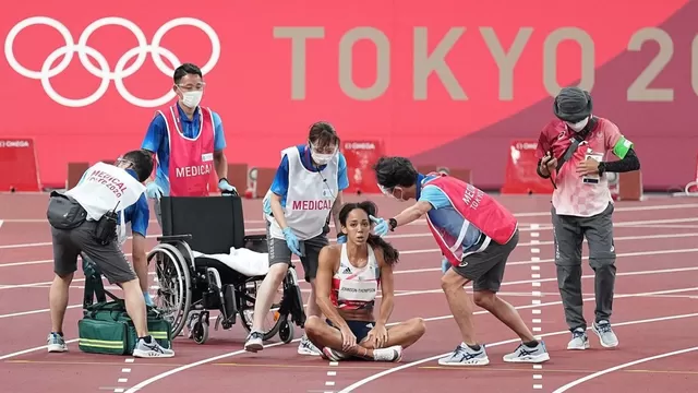 Tokio 2020: Se lesionó, rechazó una silla de ruedas y llegó a la meta cojeando