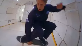 Tony Hawk sorprende con espectaculares trucos de skate en gravedad cero