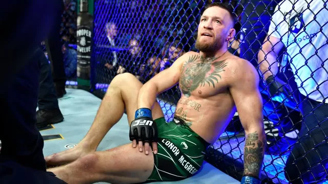 Conor McGregor sufrió una grave lesión en la pierna izquierda. | Video: UFC