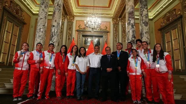 Ollanta Humala condecoró en Palacio a medallistas de Toronto 2015