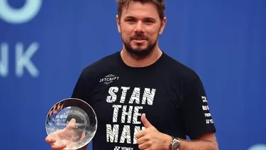 Stan Wawrinka celebró en Prada | Foto: Twitter.