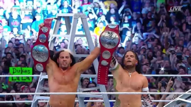 WrestleMania 33: The Hardy Boyz ganan el título de parejas de la WWE