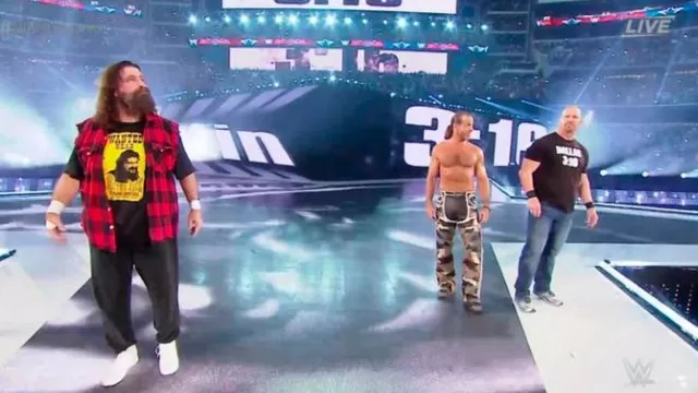 WrestleMania: Stone Cold, Mick Foley y Shawn Michaels reaparecieron en el ring