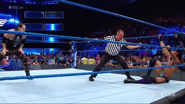 WWE: Baron Corbin canjeó el &#39;Money in the Bank&#39; y perdió ante Jinder Mahal