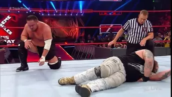 WWE: Finn Bálor dominó pero Samoa Joe se llevó victoria en triple amenaza