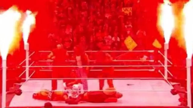 WWE: Kane salió del 'infierno' para vengarse de The Wyatt Family en RAW