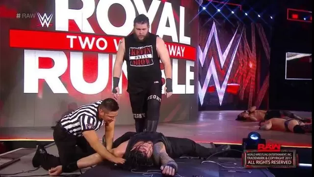 WWE: Kevin Owens desató su furia contra Roman Reigns al cerrar RAW