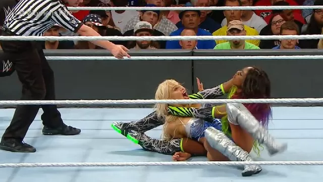 WWE: Lana perdió por rendición contra la campeona de SmackDown Naomi