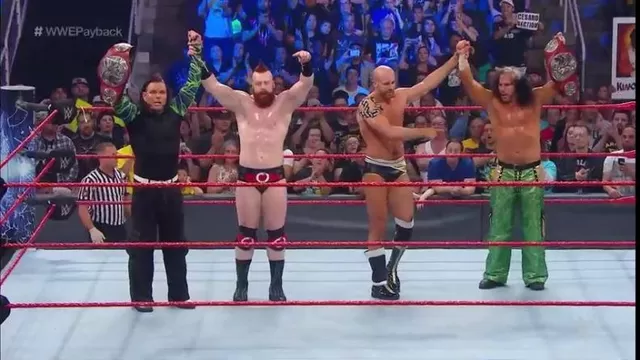 WWE Payback 2017: The Hardy Boyz retienen sus títulos de parejas