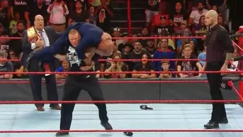 WWE RAW: Brock Lesnar reapareció para aplicar un 'F-5' a Kurt Angle