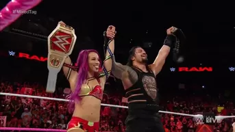 WWE: Sasha Banks y Roman Reigns derrotaron a Rusev y Charlotte en RAW