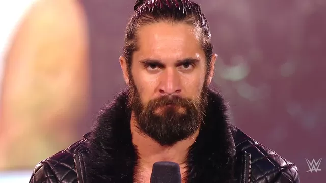 Seth Rollins &quot;le quitó un ojo&quot; a Rey Mysterio. | Video: WWE